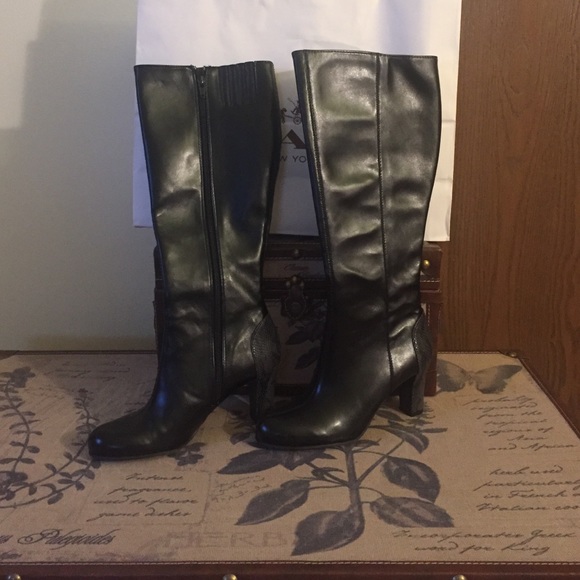 Black Liz Claiborne Boots
