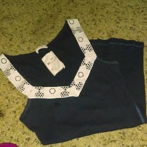 Navy blue tank. Great condition. Small.