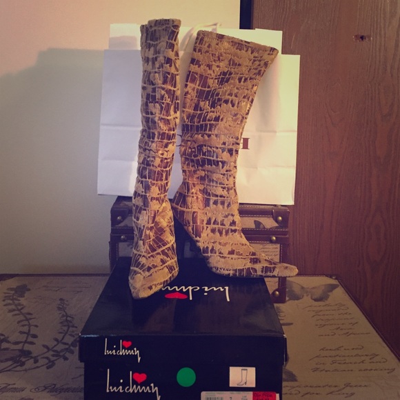 Sexy Gold / Bronze Boots💋