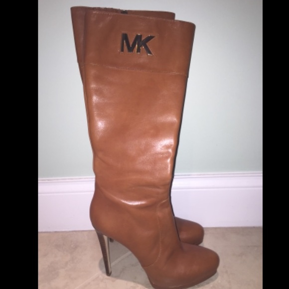 Michael Kors Tan size 8 boots