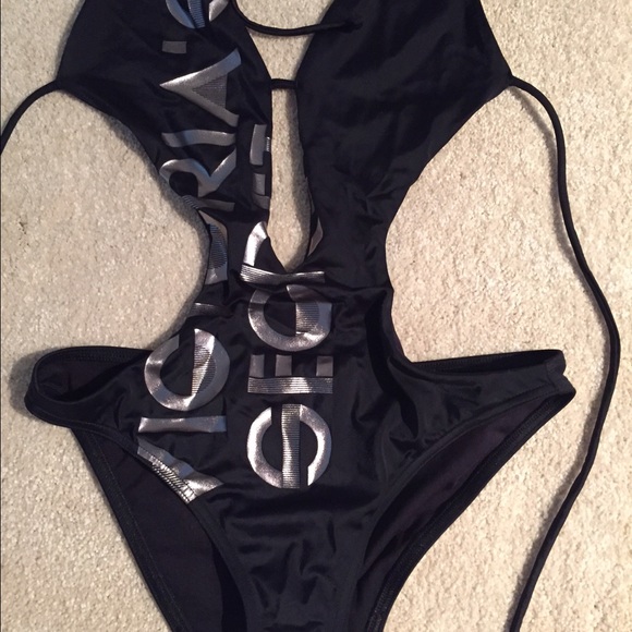 Swim suit 💞 - Picture 2 of 3