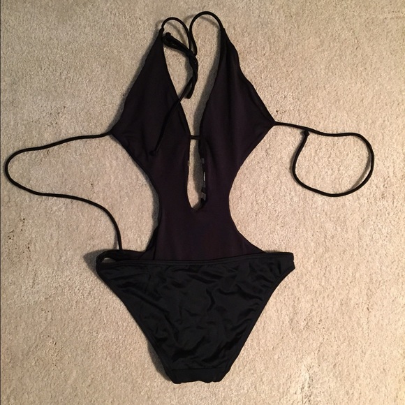 Swim suit 💞 - Picture 3 of 3