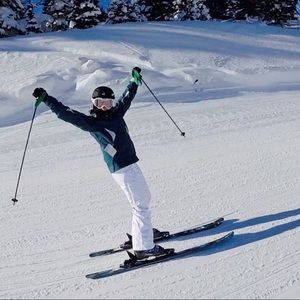 Meet your Posher, Emily