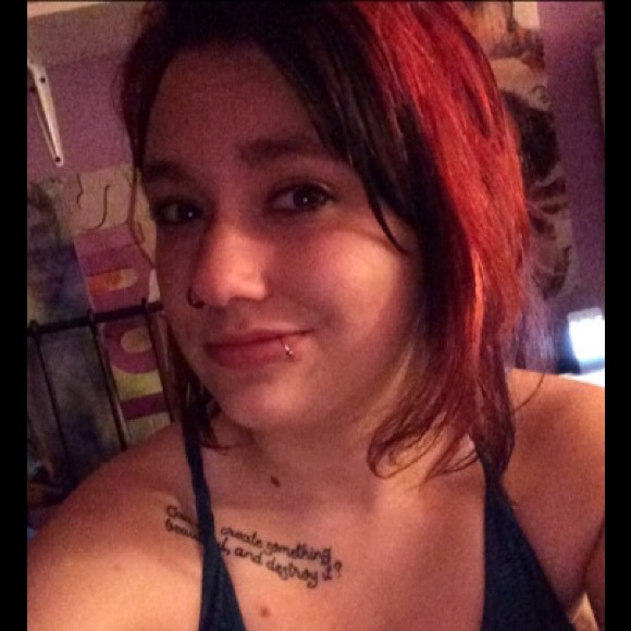 Amber 💜 - Picture 2 of 2