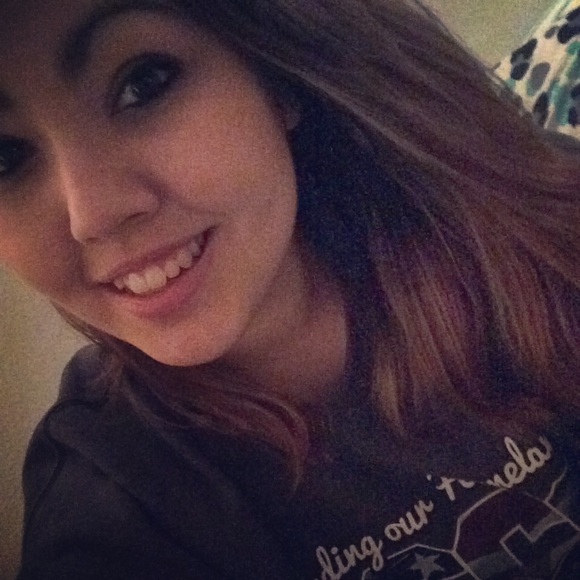 Meet your Posher, Becca