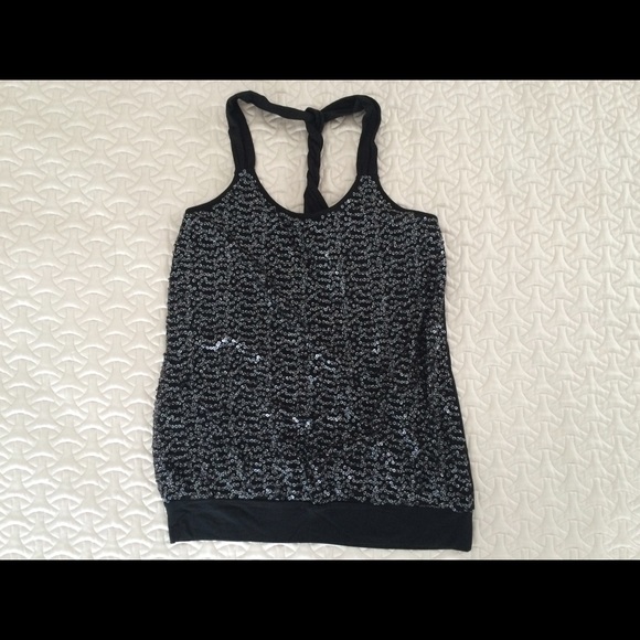 🆕 Express Sequin T-Back Top - Picture 2 of 4