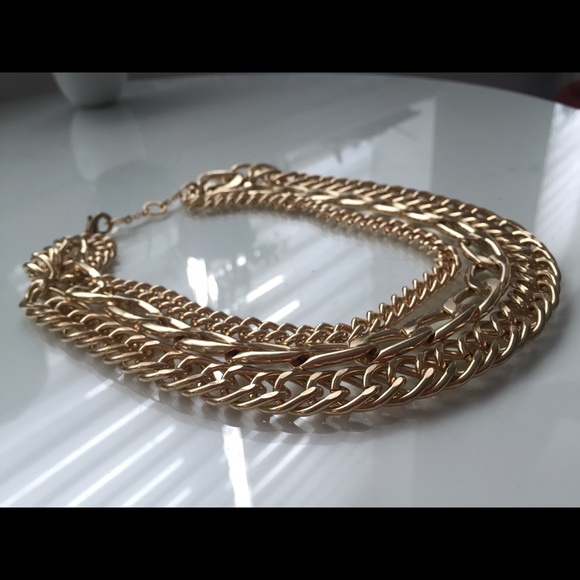 🌾HP!!🌾Banana Republic Heavy Gold Stmt Necklace