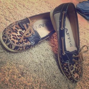 Leopard shoes