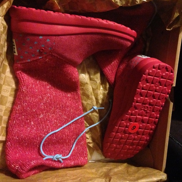 Pink Uggs - Picture 2 of 4