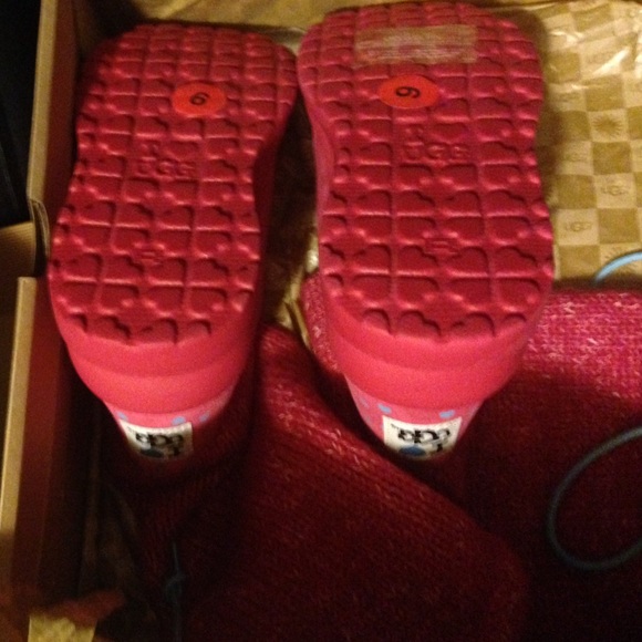 Pink Uggs - Picture 3 of 4