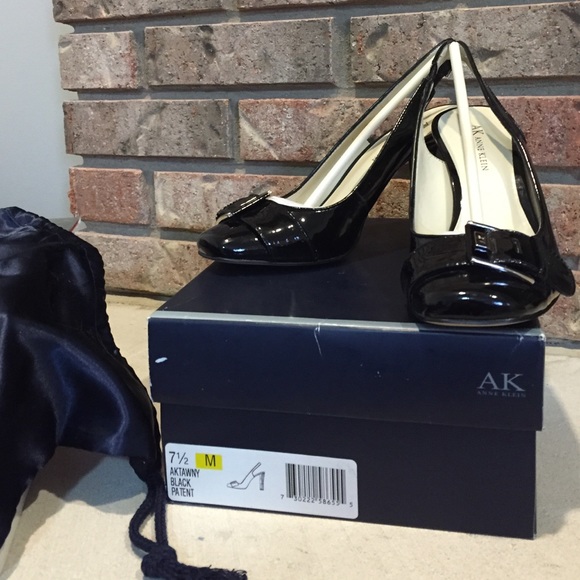 NWB Anne Klein Tawny patent heel 7.5