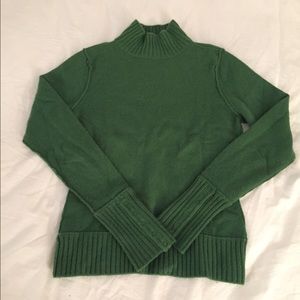 Vince 100% cashmere sweater in green