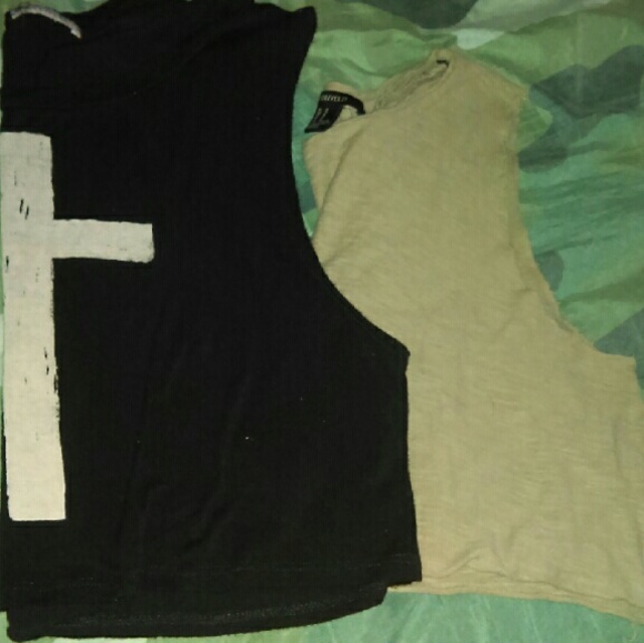 2 nice gentley used crop tops. Tan and black.