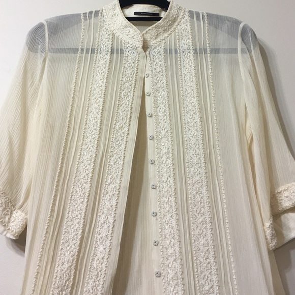 Elie Tahari Tops - ELIE TAHARI Top Size L  100% silk