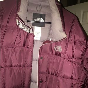 Women's Wine colored NorthFace!