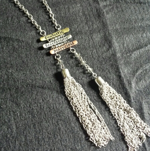 Jewelry - 💎Sale!💎 Silver Tassel Necklace