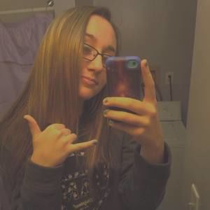 Meet your Posher, Courtney