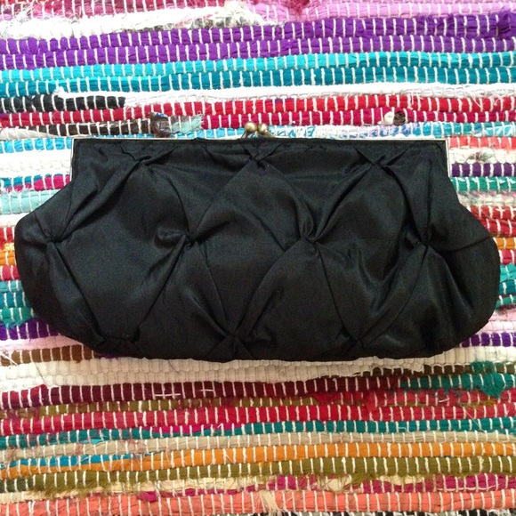 Cute little black clutch👜💃🏻