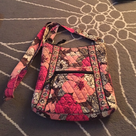 Vera Bradley Handbags - Vera Bradley crossbody