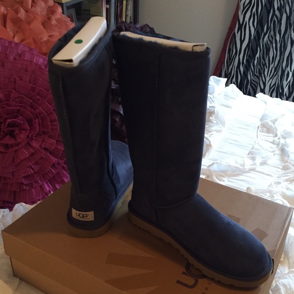 ❗️NEW❗️UGG boots size 7