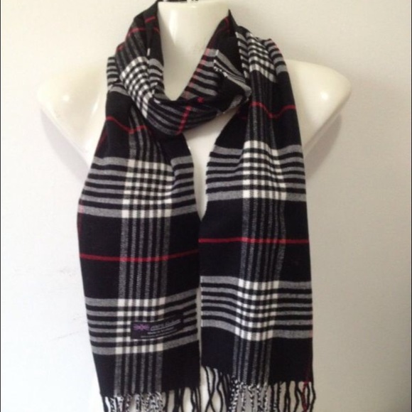 Accessories - ‼️100% cashmere scarf plaid
