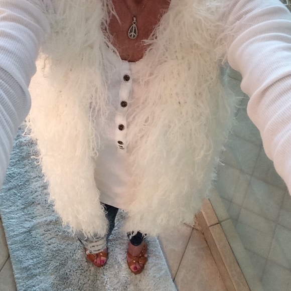 The softest sweater vest ever cream