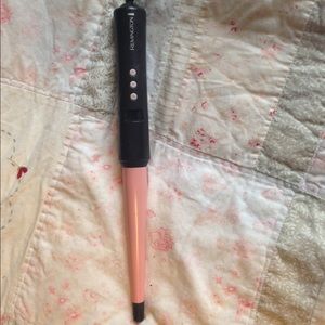 Remington curling wand.
