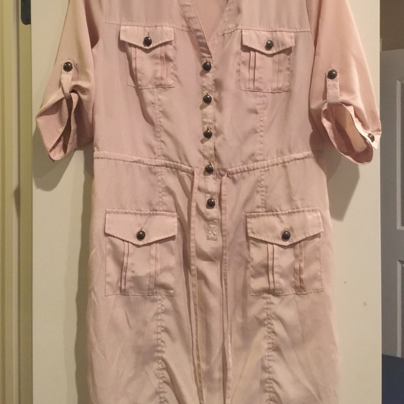 Tan dress by eci worn by Kate Hudson - Picture 3 of 4