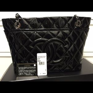 Authentic Large (30cm) Chanel Tote.