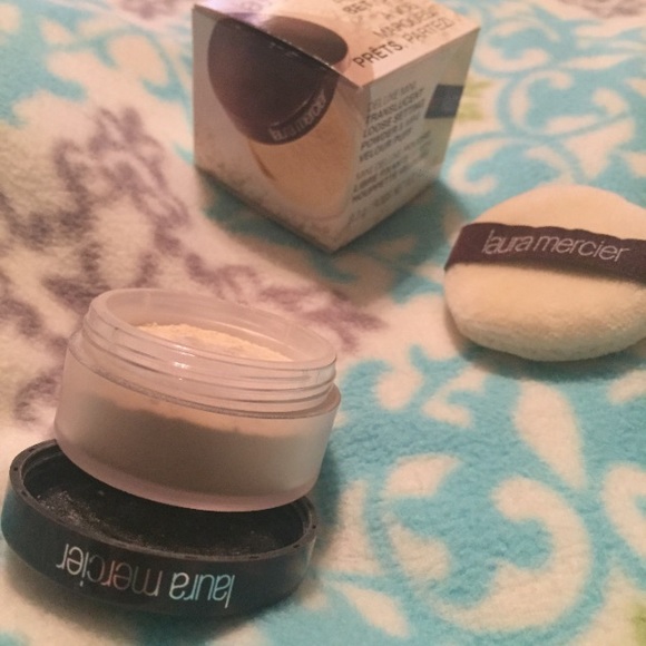 🙅🏼SOLD🙅🏼Laura Mercier Translucent Powder - Picture 3 of 4