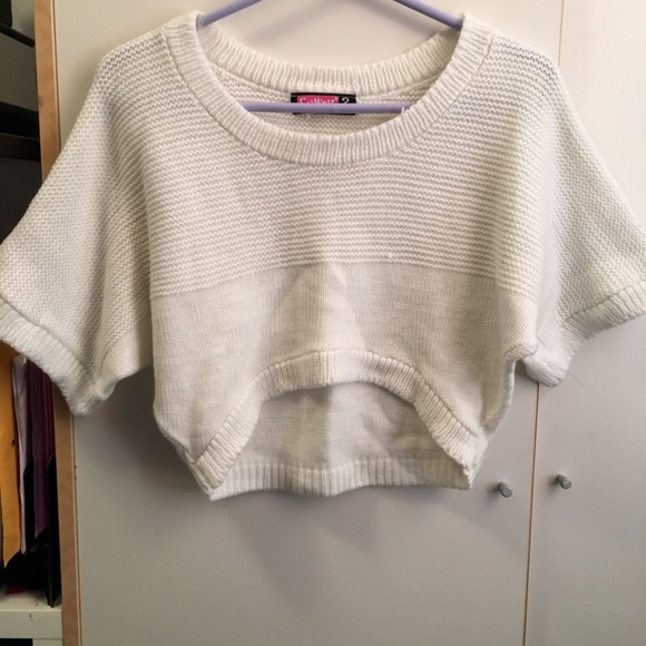 $8 SALE White Crop Top