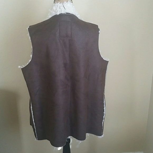 Aeropostale Faux Sherpa Vest - Picture 3 of 4