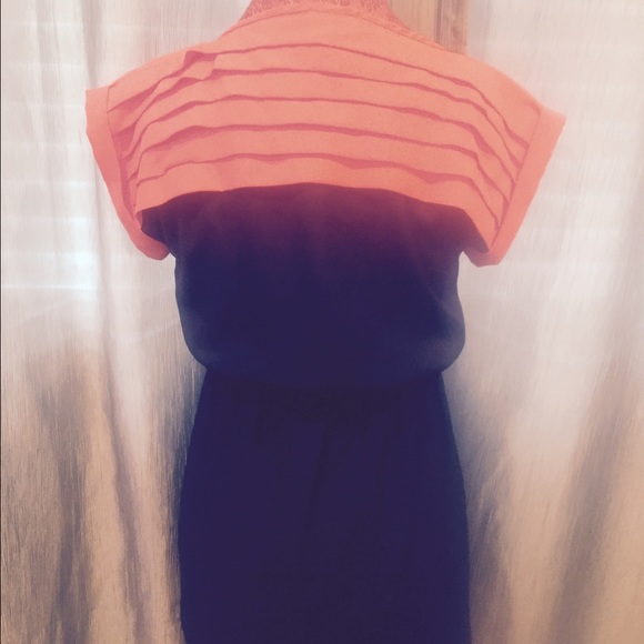 Pink and blue dress - Picture 2 of 2