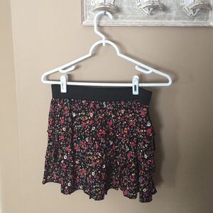 Size small floral skirt. New with tags!