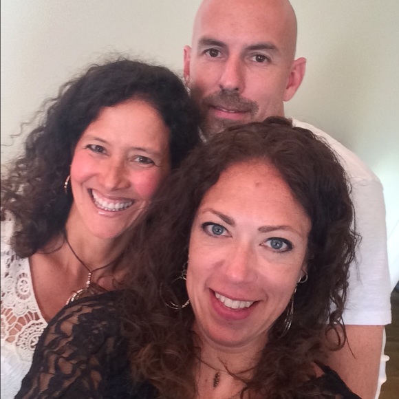 Meet your Posher, Laura - Picture 2 of 3