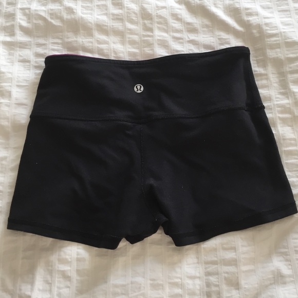 Lululemon reversible boogie shorts size 4