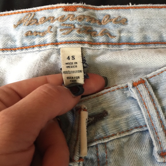 PRICE DROP!!! $10!!!  Sz 4S destroyed A&F Jeans!!!