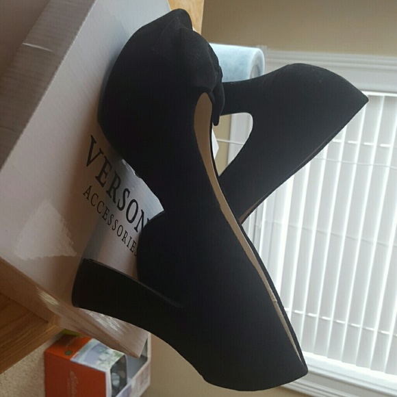 Black suede open toed heels - Picture 2 of 3