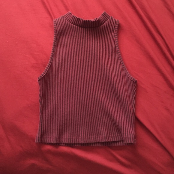 Crop top - Picture 2 of 3