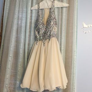 Short prom dress never worn with tags