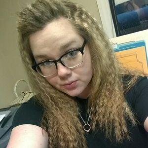 Meet your Posher, Antoinette