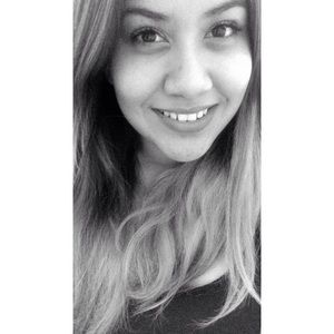 Meet your Posher, Alejandra