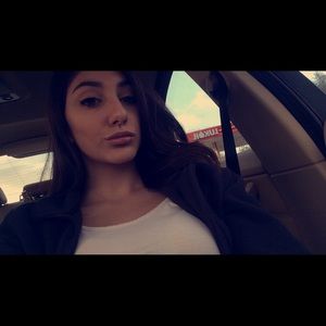 Meet your Posher, Desi