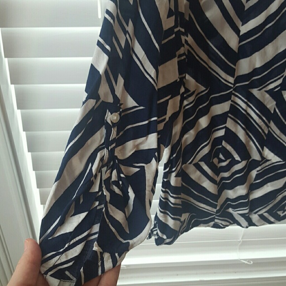 Blouse - Picture 2 of 3