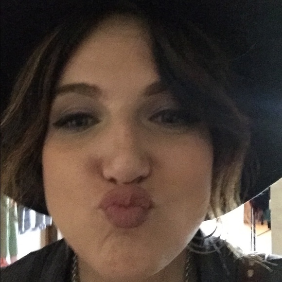 Meet your Posher, Lucy