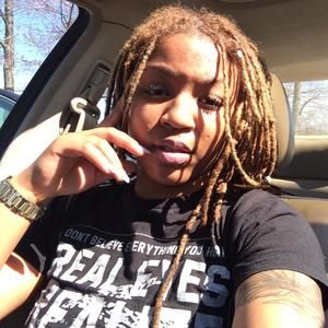 Meet your Posher, Steph