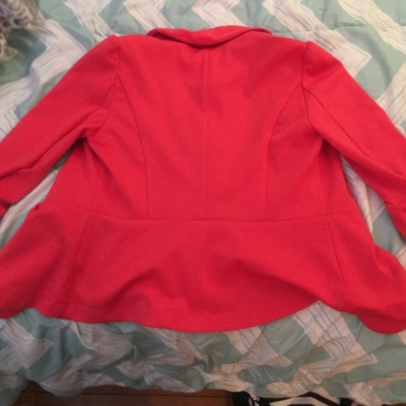 Red/pink 1/4 sleeve Blazer - Picture 4 of 4