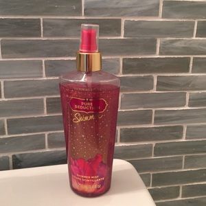 Pure Seduction Shimmer Spray