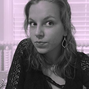 Meet your Posher, Chloe