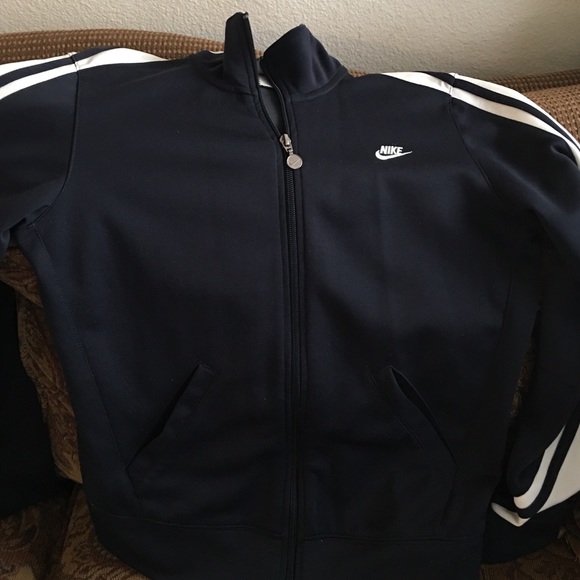 Nike Navy Blue Jacket ✨ - Picture 3 of 4